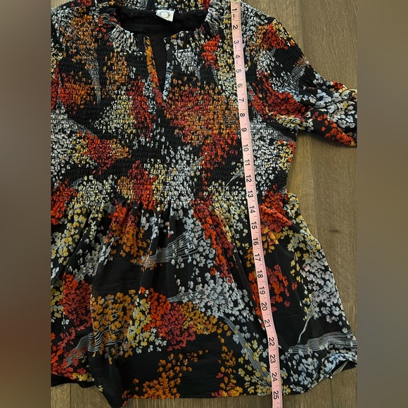 Anthropologie Akemi+Kim V-Neck Balloon Sleeve Floral Chiffon Smocked Top Size M - Picture 9 of 10